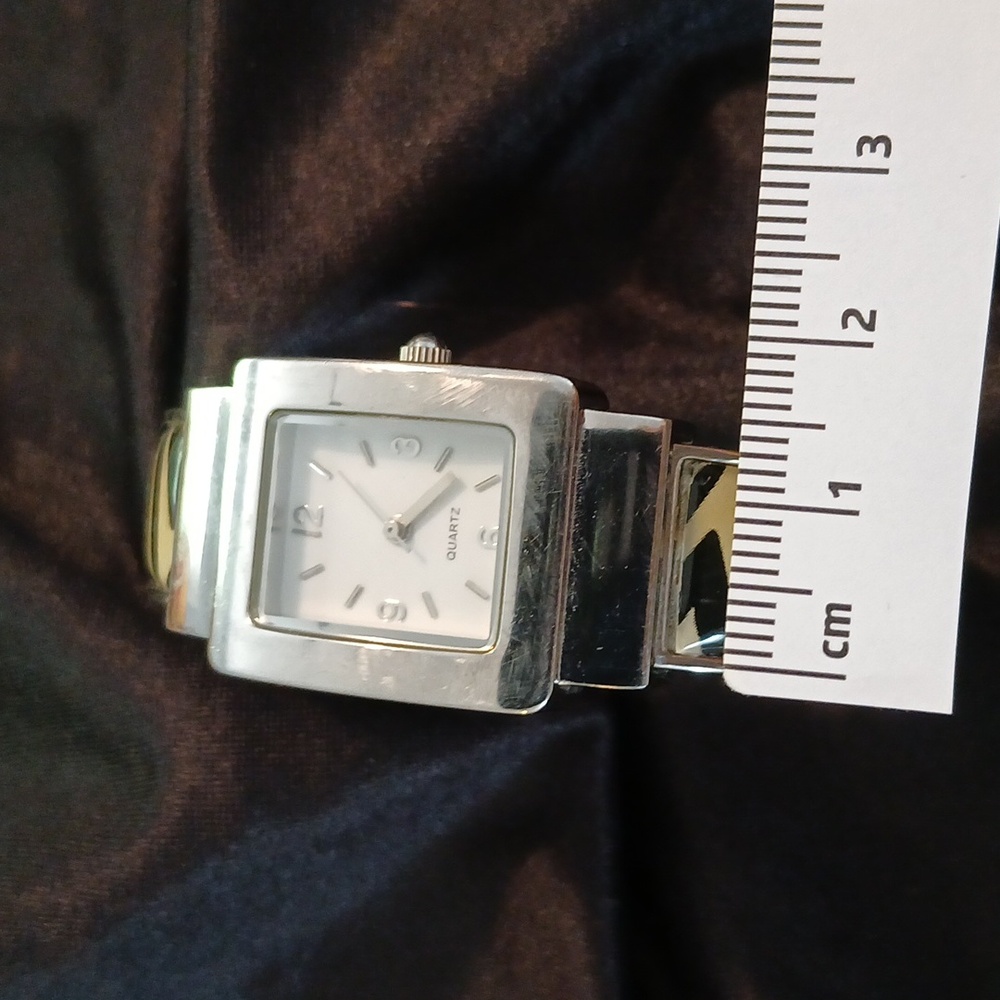 Fada Ind~Quartz Watch~Silver Tone~ Zebra 🦓 Stripe Cuff Band - Picture 15 of 17